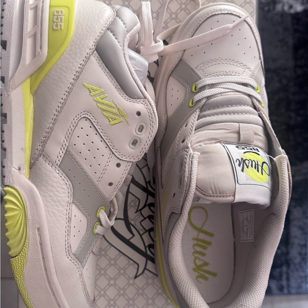 Avia Legacy 855 Low "VOLT SCOOPS"